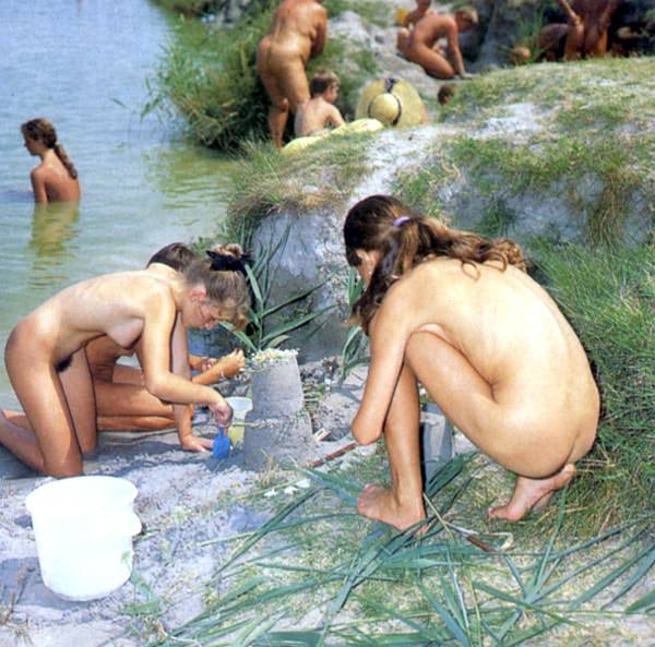 About nudists photo PureNudism vintage girls nudists photo About nudists photo PureNudism vintage girls nudists photo
